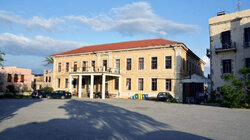 Παρέμβαση Αναγνωστοπούλου για το μέλλον των ιστορικών κτηρίων στον λόφο Καστέλλι