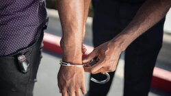 Χειροπέδες σε δύο 28χρονους στον Άγιο Νικόλαο