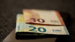 μισθός, χαρτονομίσματα