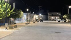 Έμπαρος, Πλατεία