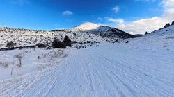 Χιονίζει στα ορεινά της Θεσσαλονίκης – Κλειστά σχολεία στη Βόρεια Ελλάδα λόγω χιονοπτώσεων και παγετού