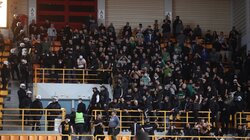 Ολυμπιακός - Παναθηναϊκός: Οπαδοί των δύο «αιωνίων» αντιπάλων στο ίδιο πέταλο