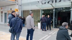 Εκδήλωση ΕΦΚΑ στο Ηράκλειο: Παρών ο διοικητής Αλ. Βαρβέρης, διαμαρτυρία από εργαζόμενους