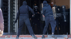 Συλλαλητήριο για τα Τέμπη: Φωτογραφίες από τα επεισόδια στο κέντρο του Ηρακλείου