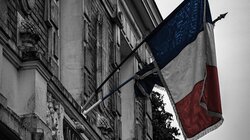 «Η Γαλλία έχει επιτέλους Προϋπολογισμό», πανηγυρίζει ο Λεκορνί