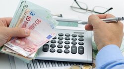 ofeiles xrei oikonomia euro