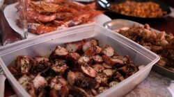 Από χταπόδι μέχρι μύδια: ιδέες για σαλάτα και θαλασσινά για τα Κούλουμα