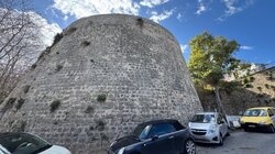 στάθμευση ενετικα τειχη 