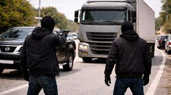 «Ξέρω τι έχεις, δώσε μου το» φέρεται να είπε ο ένοπλος ληστής στον οδηγό του φορτηγού