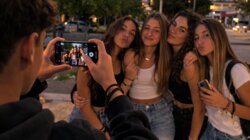 Παρέα, Μαθητές, Φωτογραφία