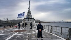 «Θόλος» προστασίας στην Κύπρο: Τι οπλισμό φέρουν οι ελληνικές φρεγάτες «Κίμων», «Ψαρά» και τα δύο F-16