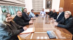 Προγραμματική σύμβαση για εργασίες συντήρησης στο γήπεδο ποδοσφαίρου «Ν. Καζαντζάκης» στο Μαρτινέγκο υπέγραψε ο Περιφερειάρχης 