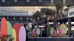 Talos Plaza, Πάσχα