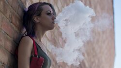 Άτμισμα, Κάπνισμα, Νέοι