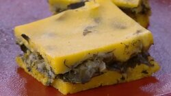 Χορτόπιτα χωρίς φύλλο, Δημήτρης Σκαρμούτσος