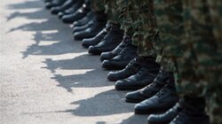 Σαρωτικές αλλαγές στη στρατιωτική θητεία: Η βασική εκπαίδευση, οι νέες ειδικότητες και η αποζημίωση