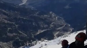 Δείτε βίντεο από τη διάσωση πυροσβέστη με ελικόπτερο στους -19 βαθμούς