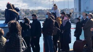 Όλοι με μάσκες στον αγιασμό των υδάτων!