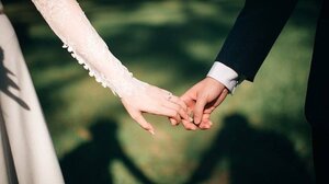 Τη χώρισε αμέσως μετά τον γάμο γιατί χόρεψε τραγούδι που έλεγε «είμαι κυρίαρχος, θα ακολουθείς τις οδηγίες μου»