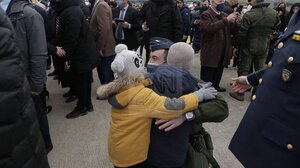 Ο μπαμπάς έφερε τα Rafale!