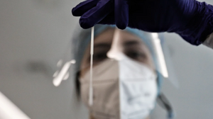 Προειδοποίηση FDA: Γιατί τα self test δεν πρέπει να γίνονται στο λαιμό αντί για τη μύτη
