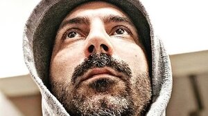 "Ακόμα σ'αγαπώ" ερμηνεύει ο Γιάννης Χριστιανάκης