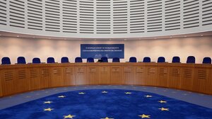 Ευρωπαϊκό Δικαστήριο: Πράσινο φως στην περικοπή κονδυλίων σε κράτη-μέλη που παραβιάζουν το κράτος δικαίου