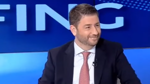 Μήνυμα Ανδρουλάκη: "Μας θέλουν δεκανίκι τους - Τελείωσε αυτό"