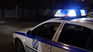 Έπεσε στο κενό προσπαθώντας να αποφύγει έλεγχο στο σπίτι του