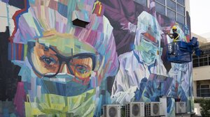 Κορωνοϊός: Η μια μετά την άλλη οι χώρες αίρουν τα περιοριστικά μέτρα