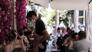 Νέα παράταση έως 15 Ιανουαρίου για τα «τραπεζάκια έξω»