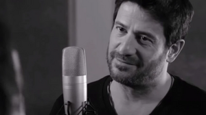 Ο Αλέξης Γεωργούλης τώρα και τραγουδιστής