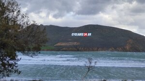 “Εξαφάνισαν” παραλίες τα 11 μποφόρ στην Πάρο