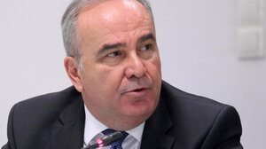 Ν. Παπαθανάσης: Ψωμί και κρέας θα υπάρχουν στο καλάθι του νοικοκυριού