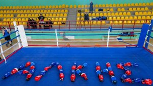 Γάντια του μποξ σχημάτισαν το όνομα του Άλκη