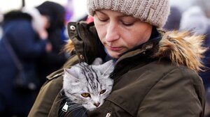 Ουκρανία: Οι πολίτες αναζητούν ασφαλείς προορισμούς μαζί με τα κατοικίδιά τους