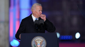 Ξανα-"βάφτισε" τη Μαριούπολη ο Μπάιντεν