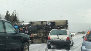 Φορτηγό ντελαπάρισε στο δρόμο Ηράκλειο Μεσαρά - Βίντεο και φωτογραφίες