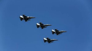 Αεροσκάφη πάνω από την Ακρόπολη