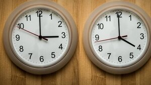 Αλλαγή ώρας: Tην Κυριακή γυρίζουμε τα ρολόγια μία ώρα μπροστά