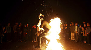 Ιράν: 11 νεκροί και 486 τραυματίες στις εκδηλώσεις του Φεστιβάλ της Φωτιάς