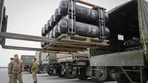 Ποια όπλα θα δώσουν οι ΗΠΑ στην Ουκρανία και πόσο θα βοηθήσουν;