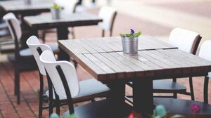 Υπενθυμίζει η αντιδήμαρχος: Λήγει την Πέμπτη η προθεσμία για την άδεια των κοινόχρηστων χώρων