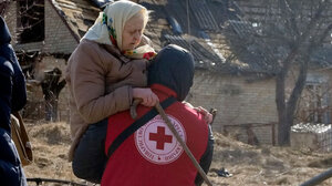 Πάνω από 100.000 άνθρωποι δεν έχουν ακόμη απομακρυνθεί από την πολιορκημένη Μαριούπολη