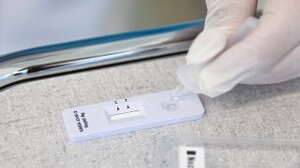 315 θετικά rapid tests, χθες, στην Κρήτη