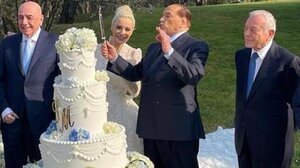 Ο “συμβολικός γάμος” του 85χρονου Μπερλουσκόνι με την 32χρονη Μάρτα