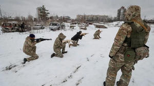 Ria Novosti: Το τάγμα Αζόφ χτύπησε αυτοκινητοπομπή αμάχων στη Μαριούπολη