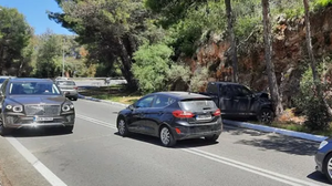 Τροχαίο στα Χανιά - Όχημα προσέκρουσε σε δέντρο 