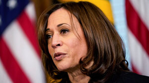 Αντιδράσεις για την ασυμπτωματική Καμάλα Χάρις που έλαβε το χάπι της Pfizer