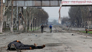 Μαριούπολη: Ρώσοι ξεθάβουν τα πτώματα για να κρύψουν τα εγκλήματα πολέμου, λένε οι Ουκρανοί